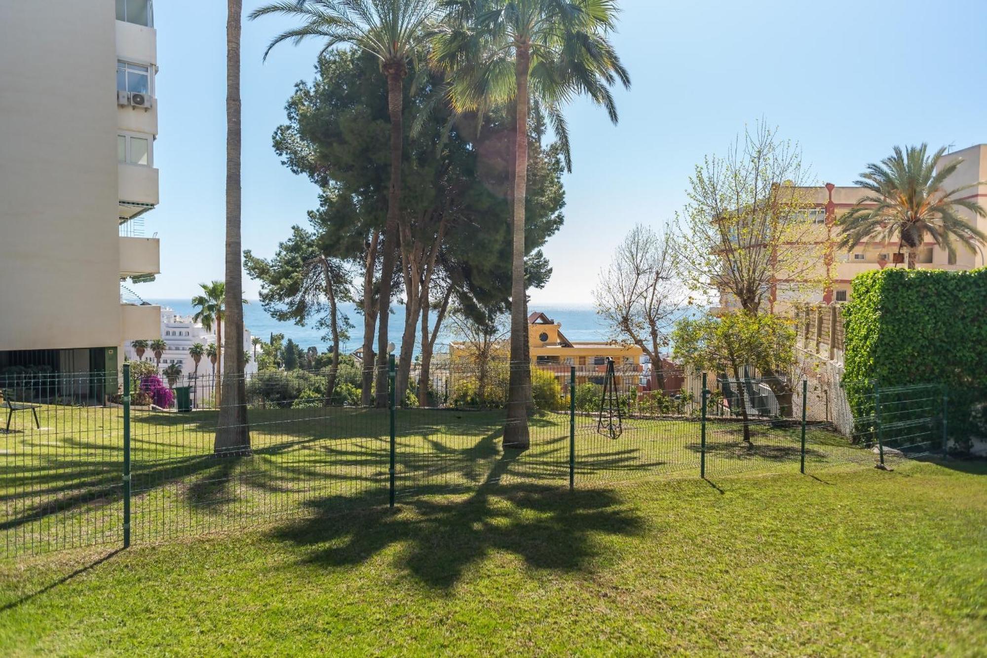 Torremolinos Yellow Fabuloso Andra Zewnętrze zdjęcie